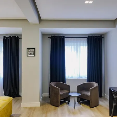 Oxygen Boutique 4* טיראנה