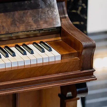 Oxygen Boutique מלון טיראנה