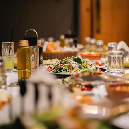 מלון Oxygen Boutique 4*